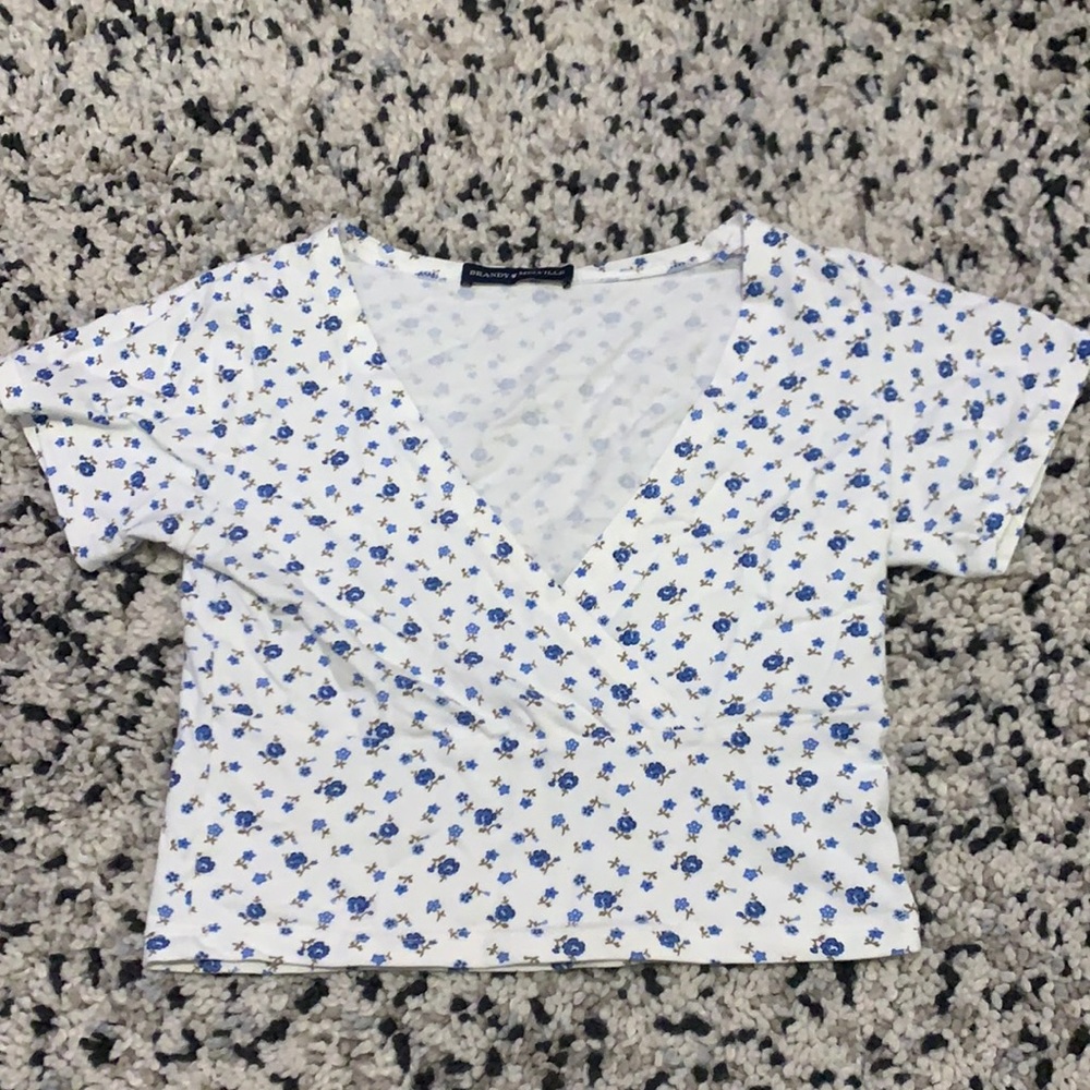 brandy melville blue floral white cropped cross-over t-shirt